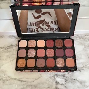 Makeup Revolution Forever Flawless Pallet